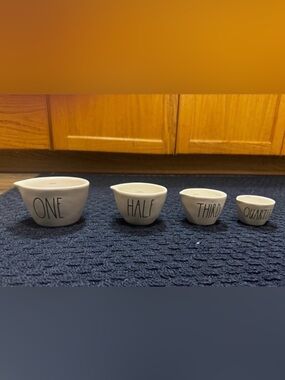 Rae Dunn measuring cups